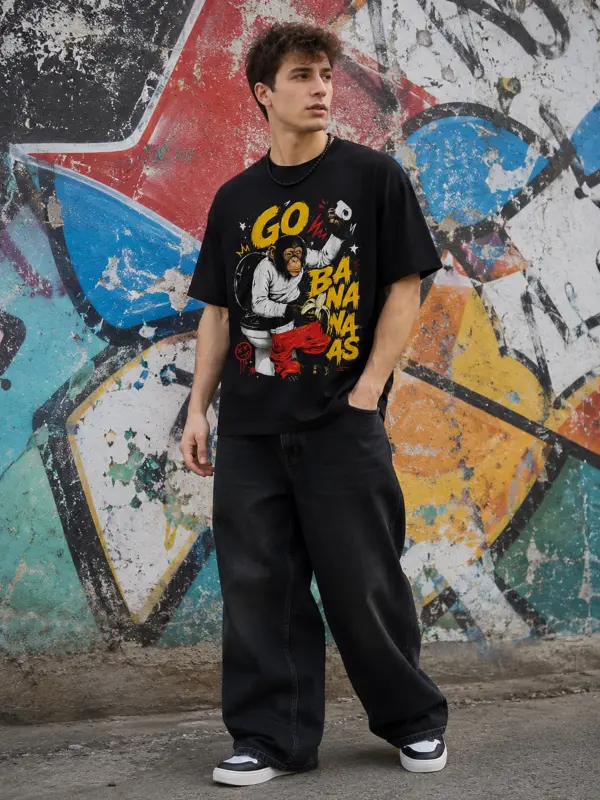 Go bananas oversize tee model 1.webp
