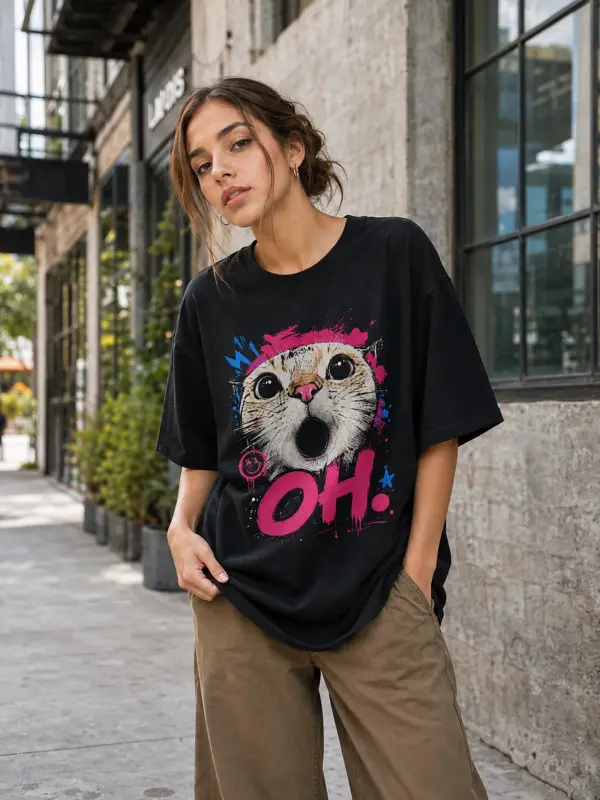 Oh oversize tee model 1.webp