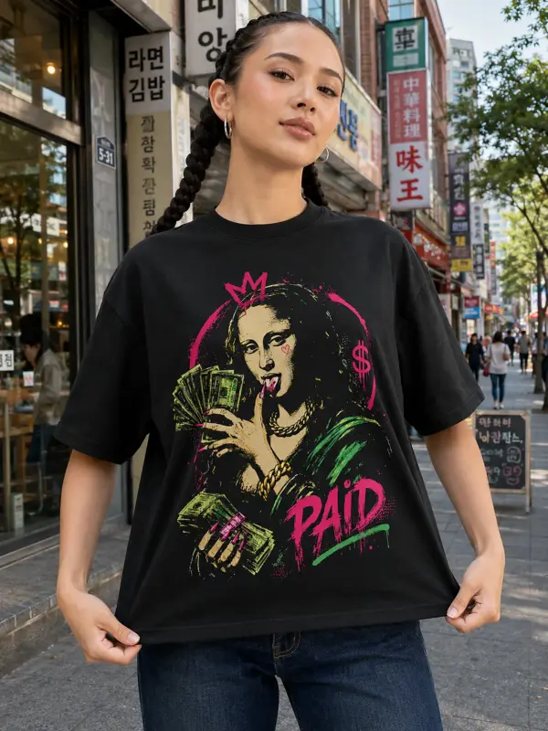 Paid oversize tee model 1.webp