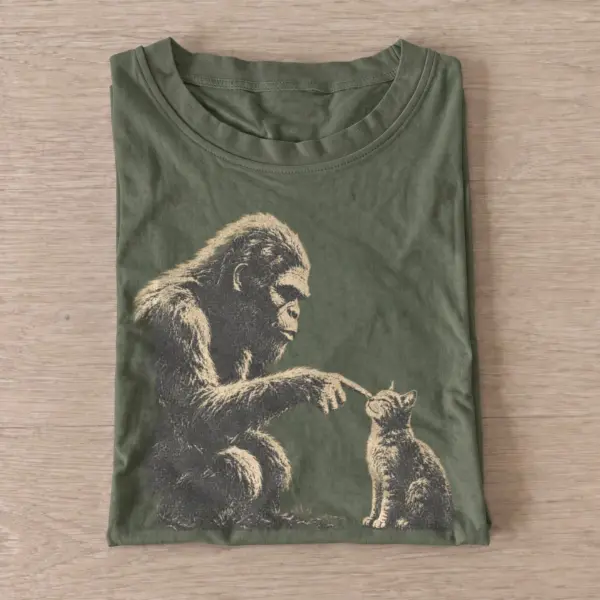 Bigfoot kitten friend graphic t shirt olive20bigfoot kitten friend.webp