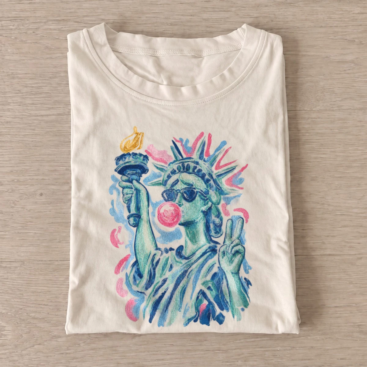Bubblegum peace statue of liberty t shirt sand20bubblegum peace liberty.webp
