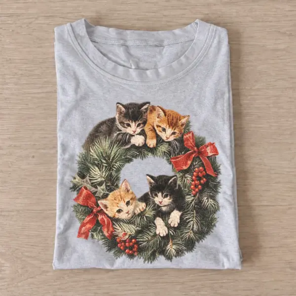 Christmas cat wreath t shirt gray20christmas cat wreath.webp