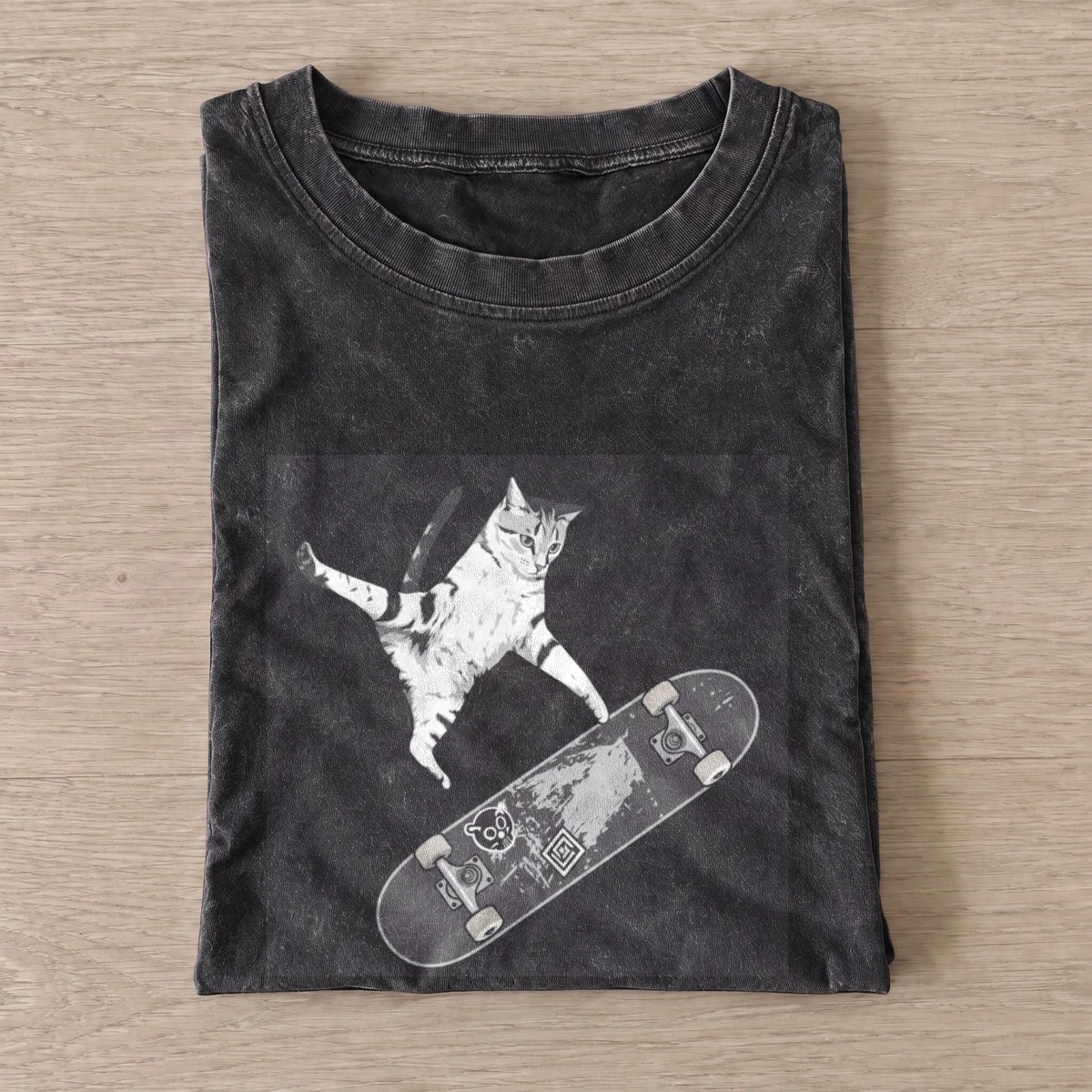 Kickflip cat vintage t shirt washed20black20kickflip cat.webp