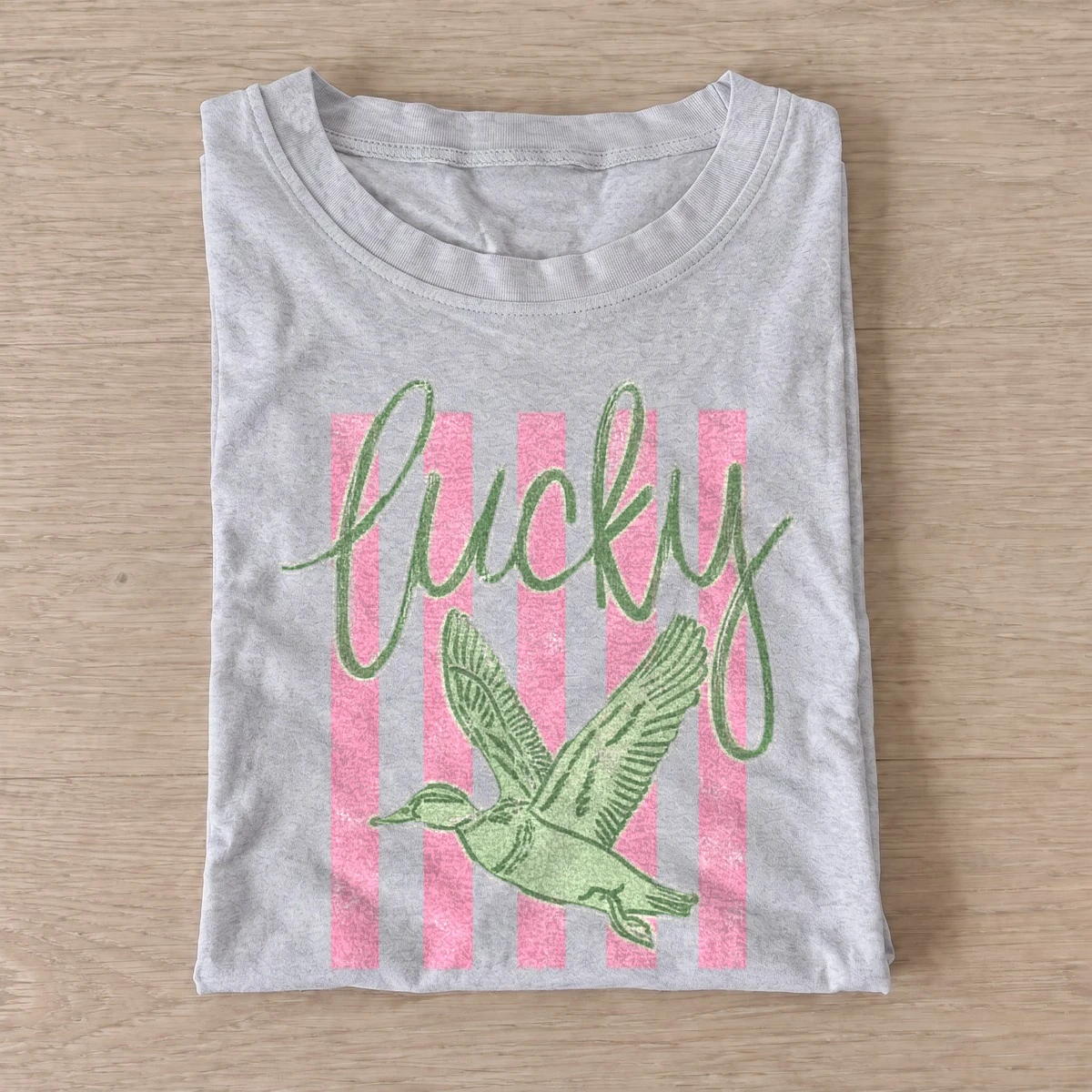 Lucky duck graphic t shirt gray20lucky duck.webp