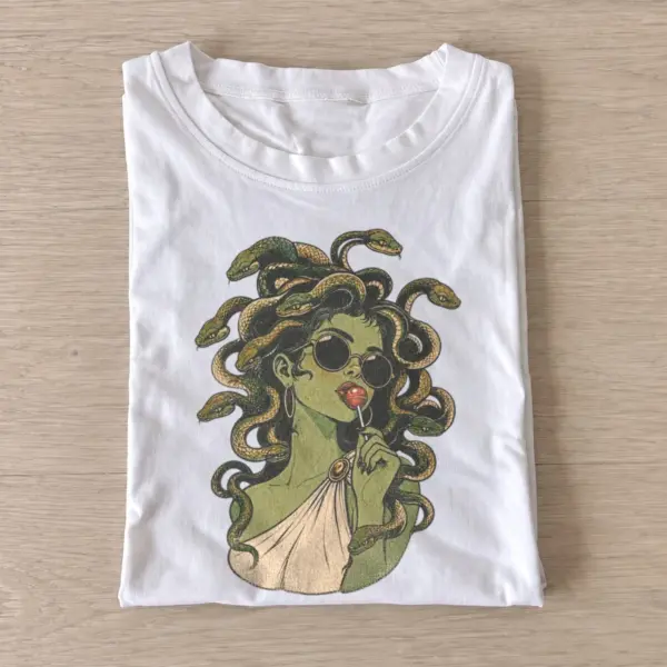 Medusa lollipop t shirt white20medusa lipstick.webp