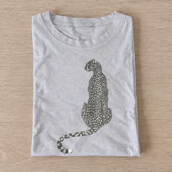 Seated cheetah t shirt gray20seated cheetah.webp