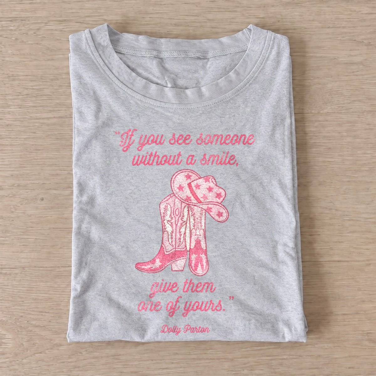 Share your smile dolly parton quote t shirt gray20share your smile.webp
