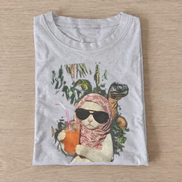 Vacation capybara graphic t shirt gray20vacation capybara.webp