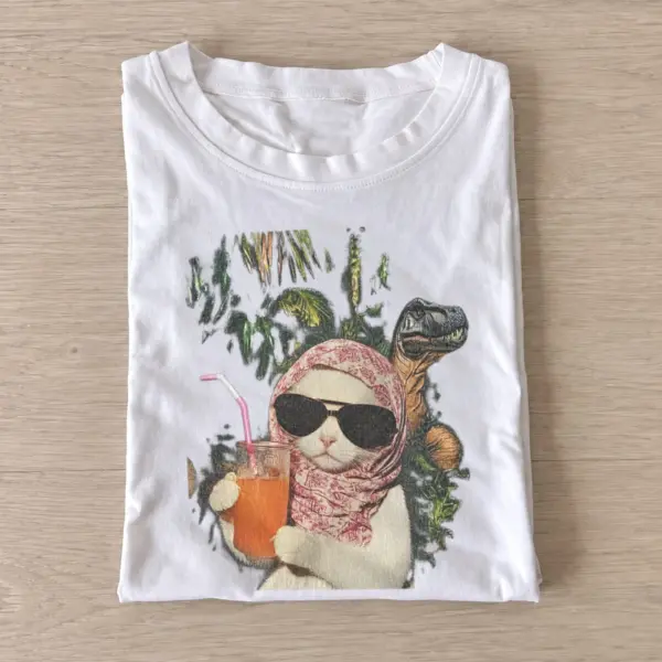 Vacation capybara graphic t shirt white20vacation capybara.webp