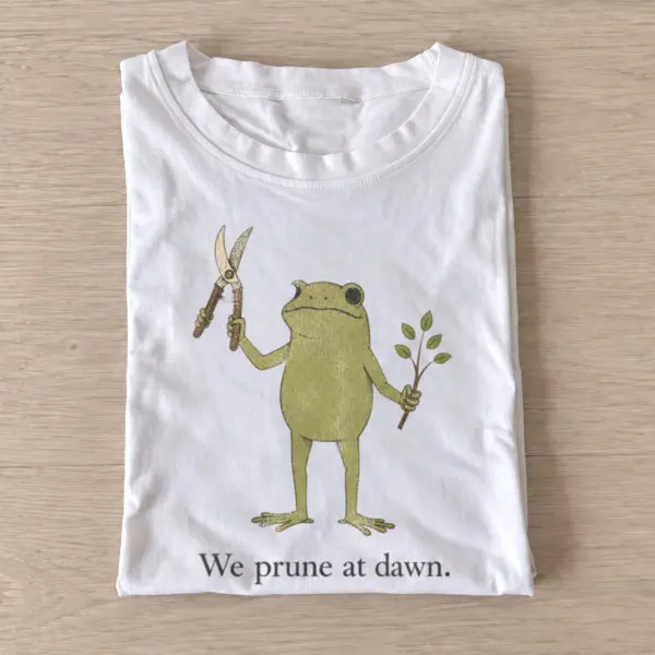 We prune at dawn gardening frog t shirt white20prune at dawn.webp